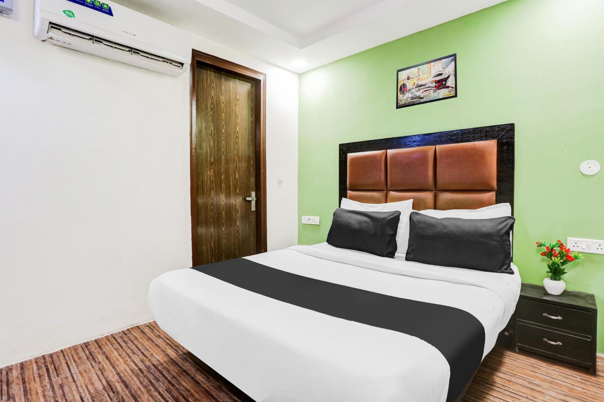 Super Hotel O Rohini Sector 20 Formerly Yellow Saffron Delhi  Eksteriør billede